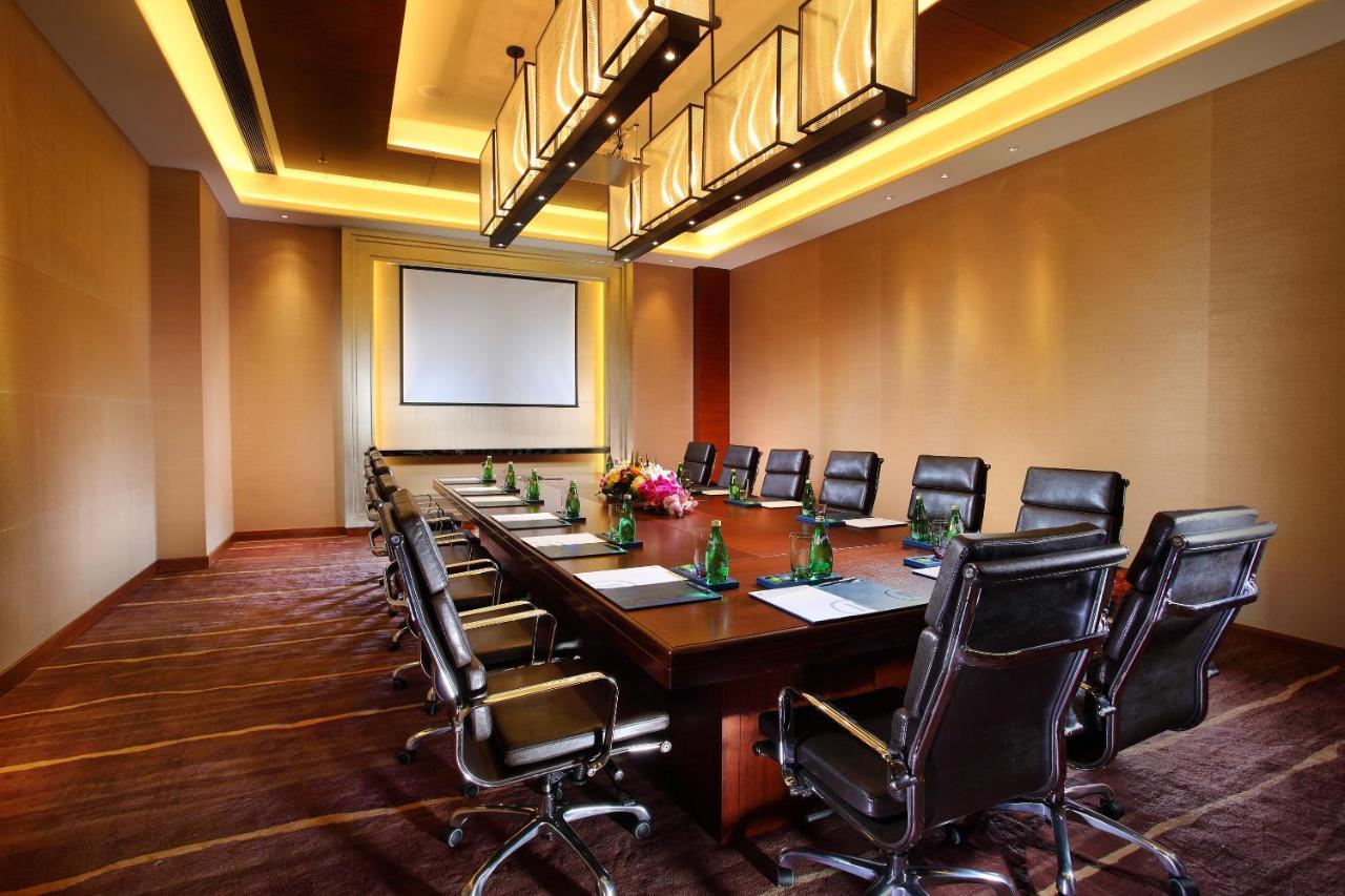 Pullman Oceanview Bay & Sanya
