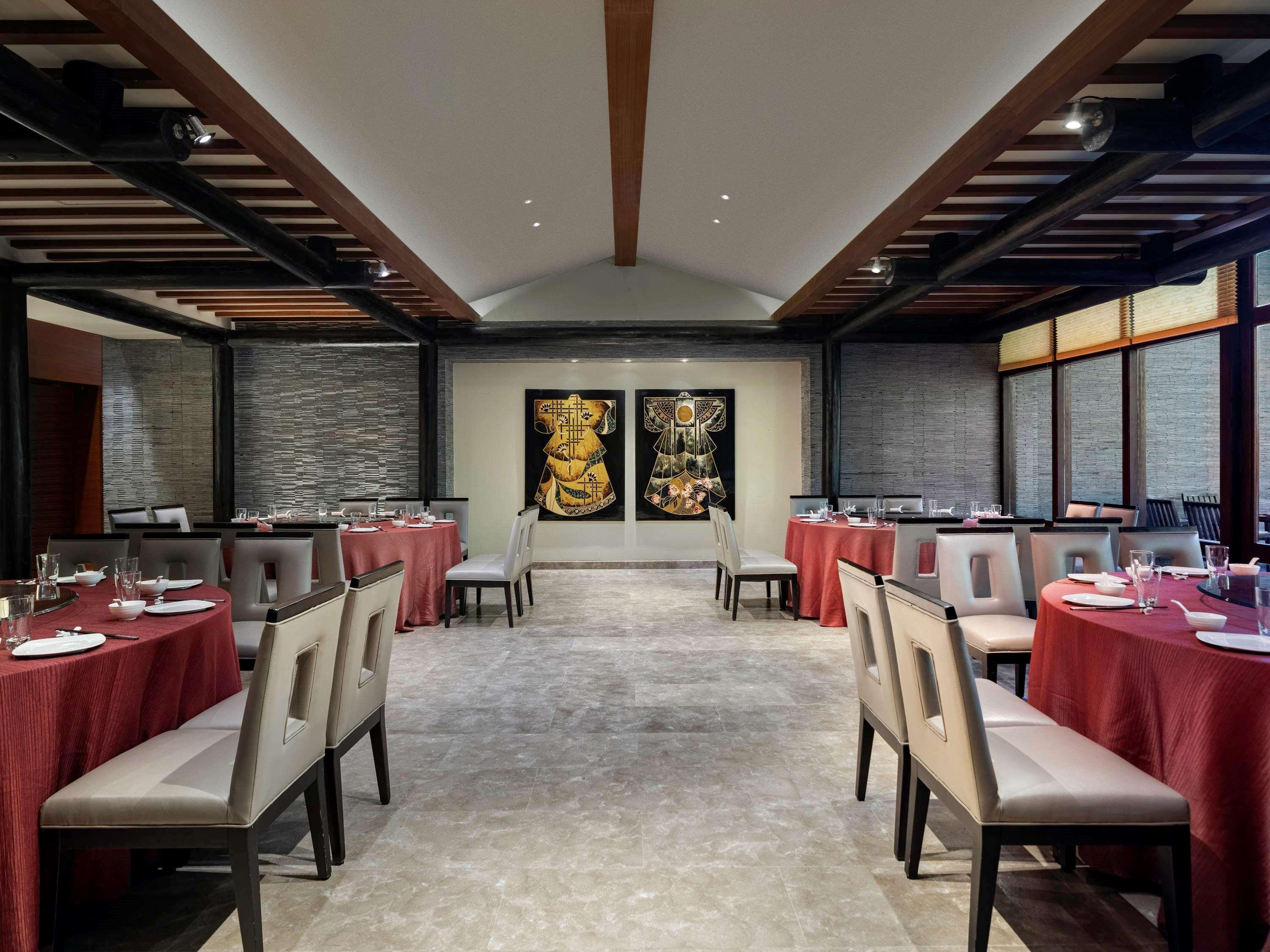 Pullman Oceanview Bay & 5*