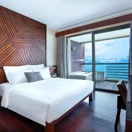 Pullman Oceanview Sanya Bay Resort & Spa Exterior photo