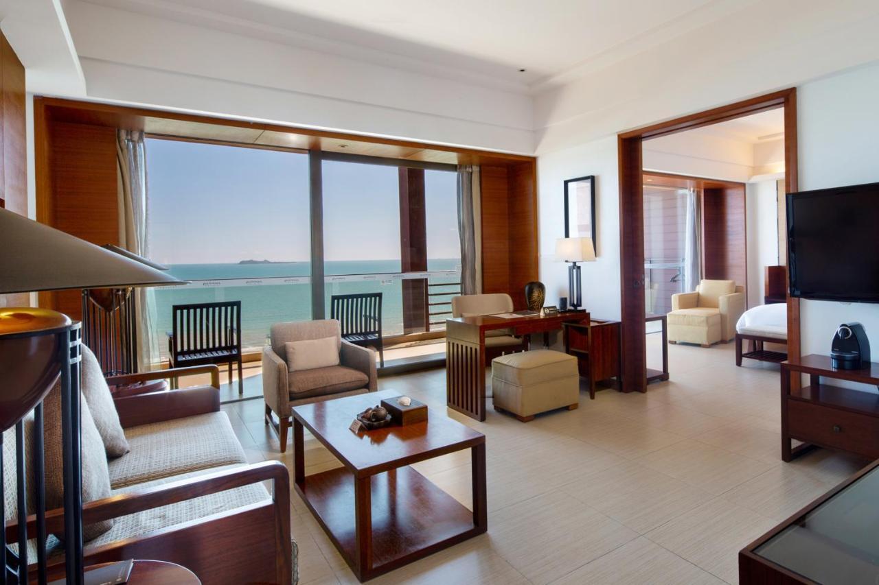 Pullman Oceanview Bay & Hotel Sanya