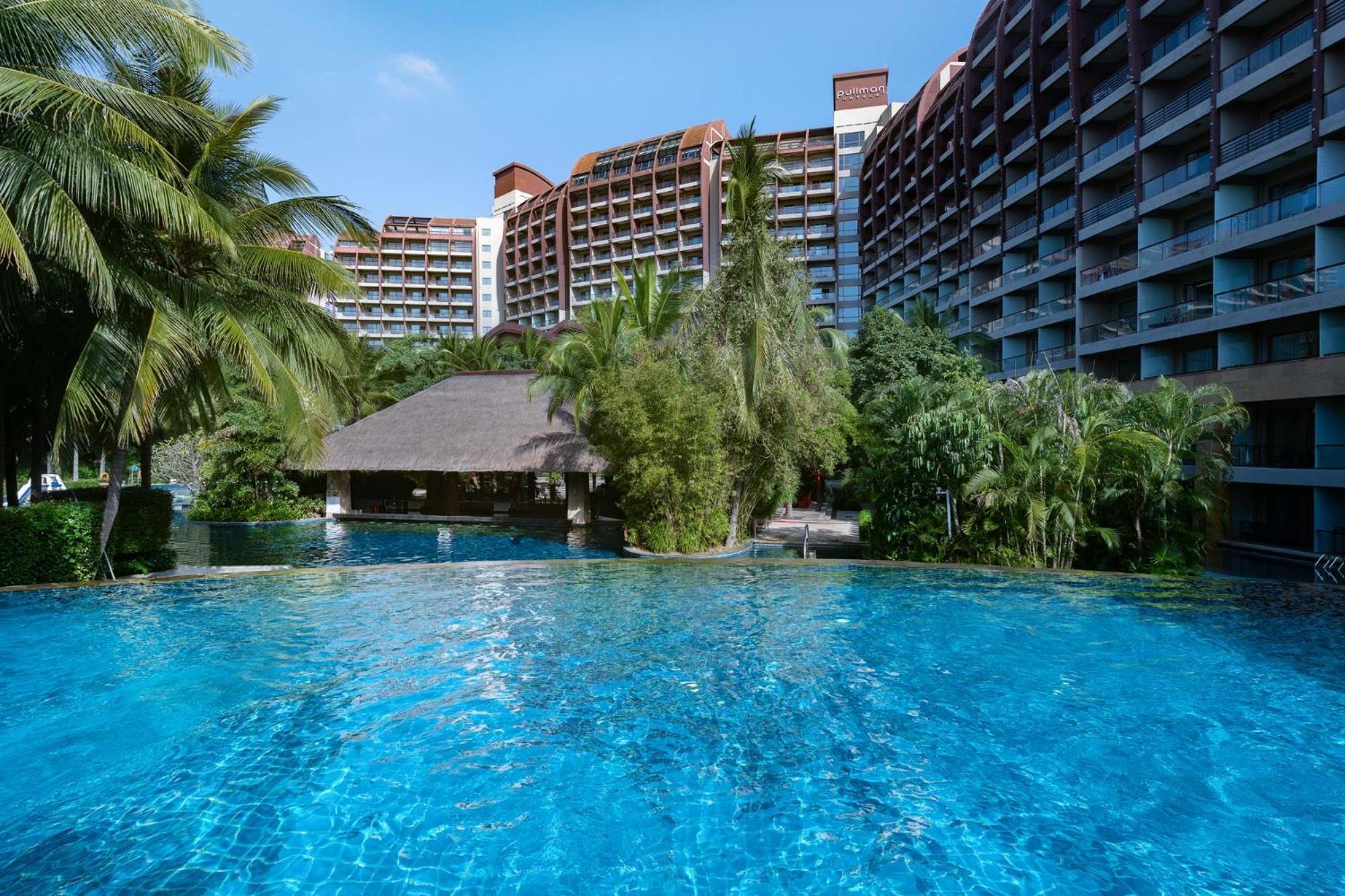 Pullman Oceanview Bay & Hotel