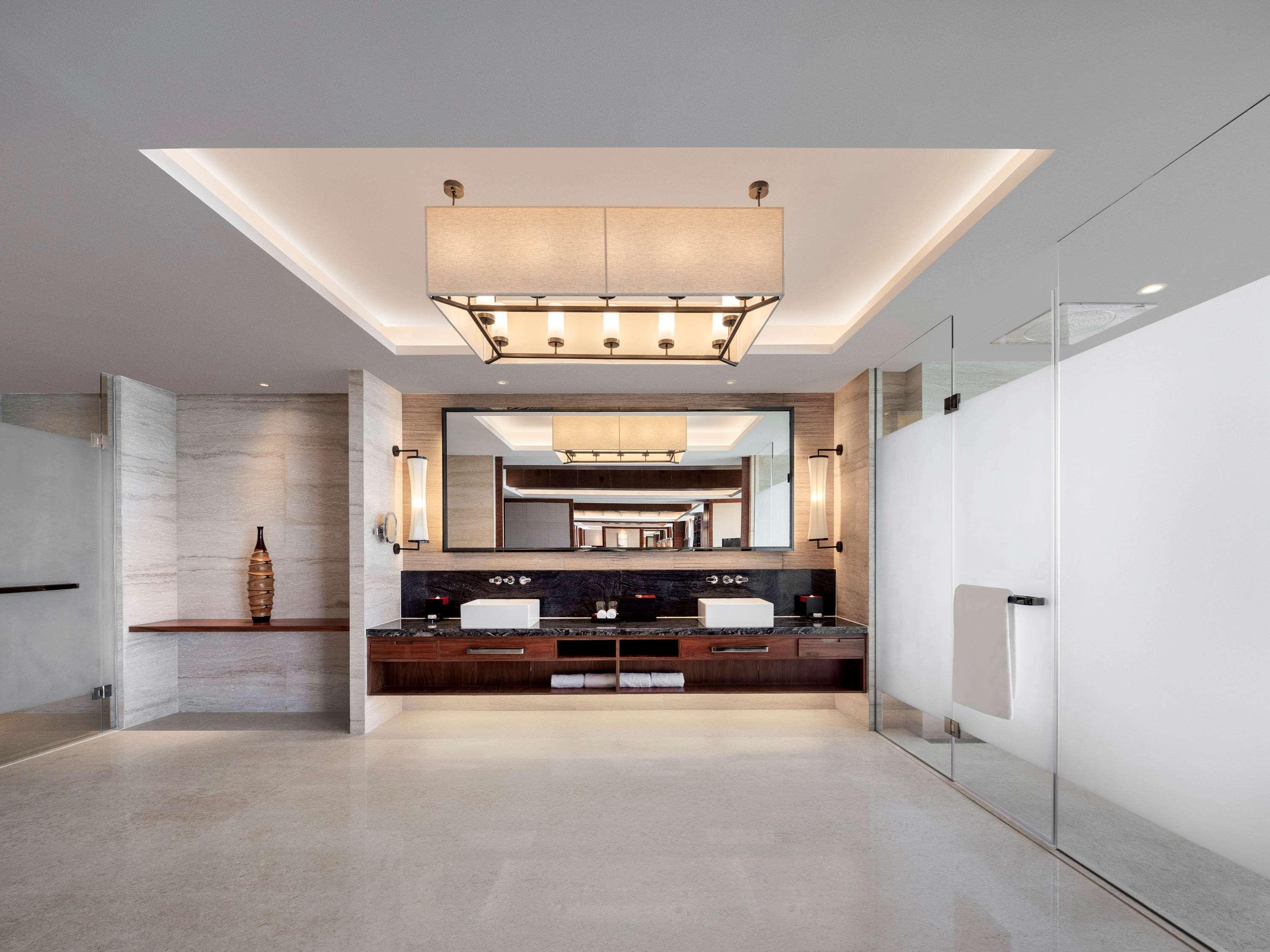 Hotel Pullman Oceanview Bay & 5*