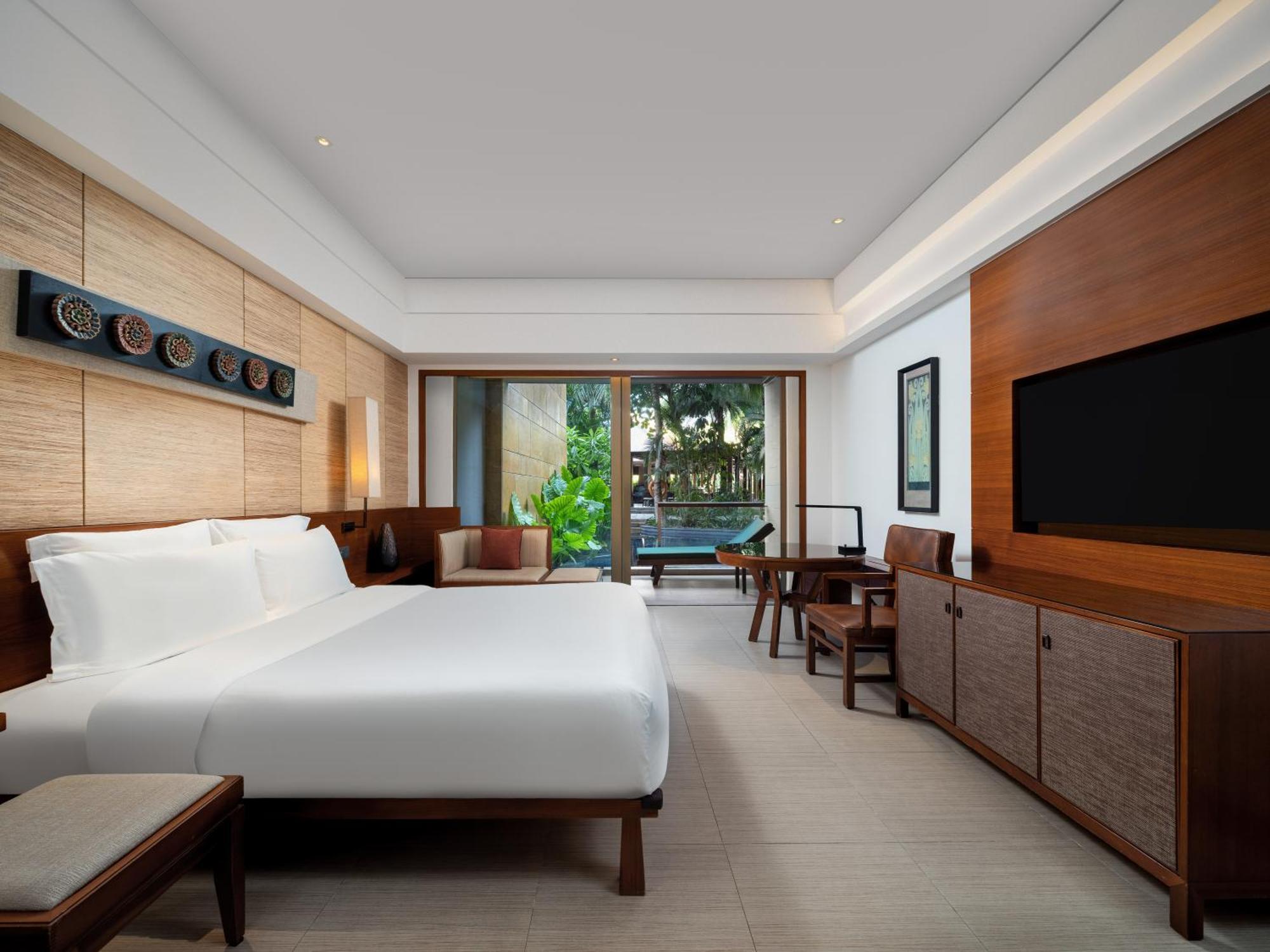Pullman Oceanview Bay & 5*
